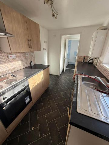 2 bedroom terraced house to rent - Photo 3