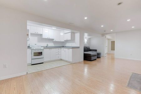 For Lease - 2217 Ghent Avenue, Burlington, Ontario - Photo 2