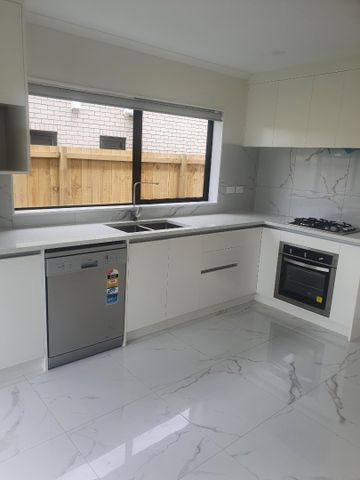 PAPAKURA, 3 BEDROOMS - Photo 4