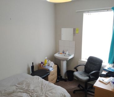 140 Dunluce Avenue, Belfast BT9 7AZ - Photo 3
