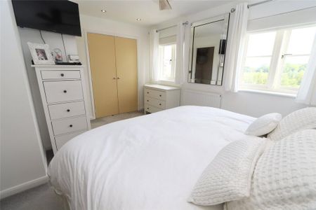 4 bedroom terraced house to rent - Photo 4