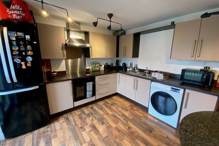 Station Square - Photo 3