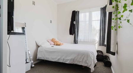 Walk to town - Photo 5