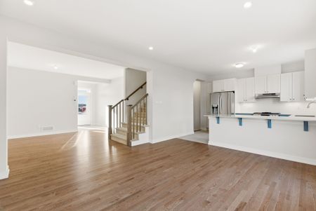 For Lease - 574 Oldenburg Avenue, Stittsville - Munster - Richmond, Ontario - Photo 3