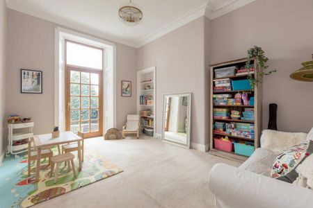 5 bedroom terraced house to rent - Photo 3