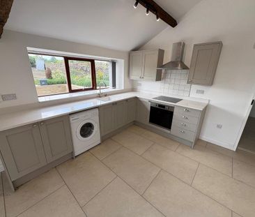 1 bedroom barn conversion to rent - Photo 2
