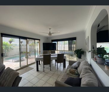 9 Monarch Place, Burleigh Waters, Qld 4220 - Photo 6