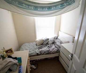 6 bedroom detached house to rent - Photo 5