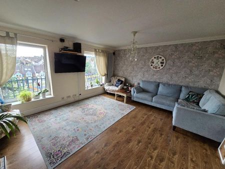 5 bedroom detached house to rent - Photo 4