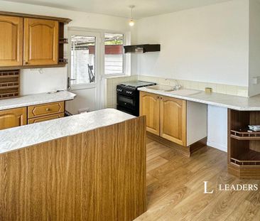 3 bedroom semi-detached house to rent - Photo 6