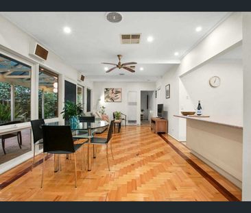 Light filled three bedroom home - Photo 3