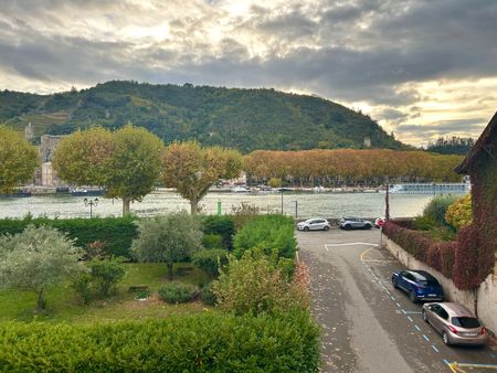 Location Appartement 4 pièces 94m² TAIN L HERMITAGE 26600 - Photo 3