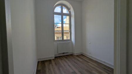 Location Appartement 3 pièces 57m² BORDEAUX 33000 - Photo 2