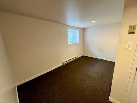 93 Lower Union Street - Unit 1 - 4 bed, 1 bath - STUDENTS! HALF OFF FIRST MONTHS RENT (MAY 1) - Photo 4