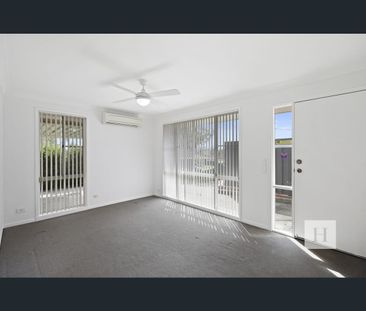 2/7 Fairway Close, Watanobbi, NSW 2259 - Photo 2
