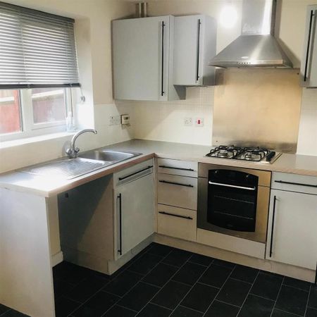 2 bedroom semi-detached house to rent - Photo 4