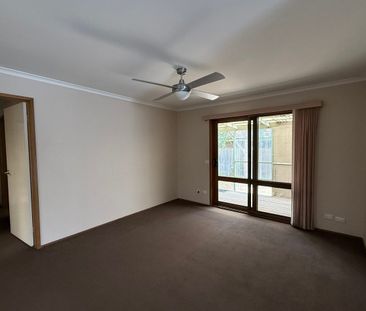 WELL PRESENTED FAMILY HOME! - Photo 2