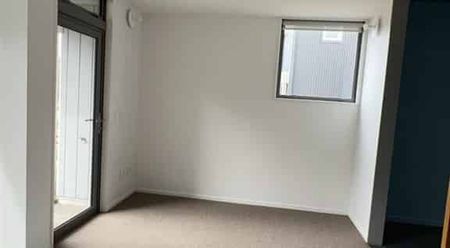 Modern 2 bedroom unit - Newtown - Photo 4
