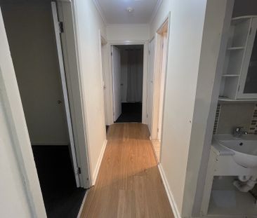 3 Bedroom House in West Dubbo - Photo 4