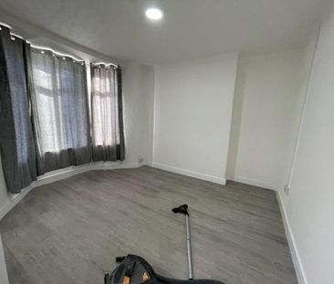 4 bedroom terraced house to rent - Photo 4