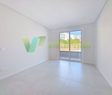 2 room luxury Flat for rent in Alvor, Portimão, Distrito de Faro - Photo 6