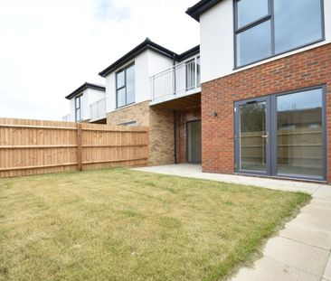 Peel Close, Tatling End, Gerrards Cross,SL9 - Photo 5