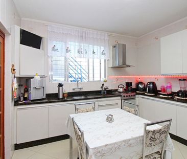 Sobrado com 4 quartos e 315m² para alugar em Jardim Itu, Porto Alegre. - Photo 5