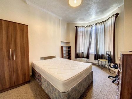 3 bedroom end of terrace house to rent - Photo 5