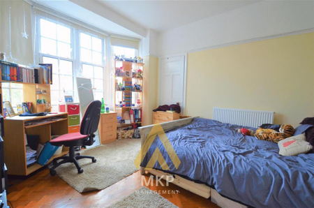 3 bedroom flat to rent - Photo 2