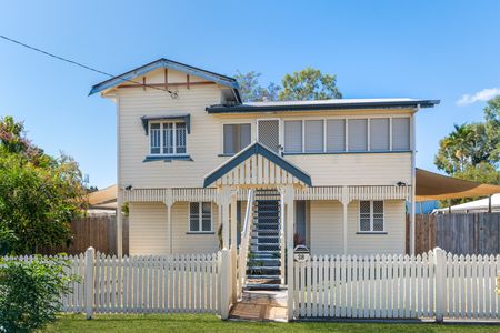 28 Cavendish Street, Pimlico QLD 4812 - House For Rent - $800 | Domain - Photo 2