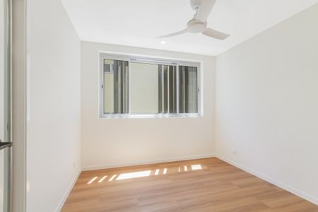 BRAND NEW RIVERSIDE APARTMENT - Photo 4