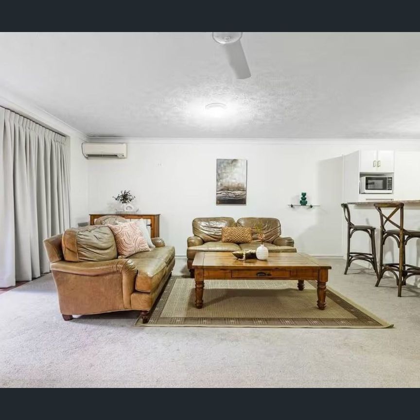 Burleigh Heads Living - Photo 1