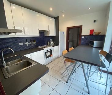 1 bedroom in a house share to rent - Photo 4
