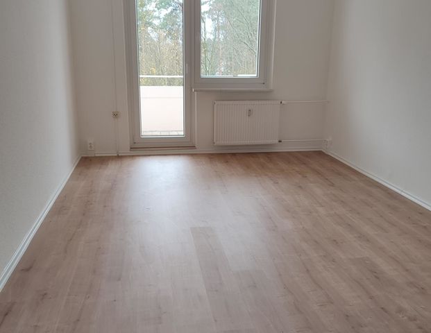 Special price !!! 3 room apartment with balcony available! - Foto 1