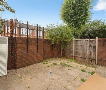 Briscoe Close, Acacia Road, London, E11 - Photo 6
