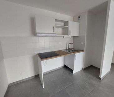 location Appartement T3 DE 67m² À NIMES - Photo 3