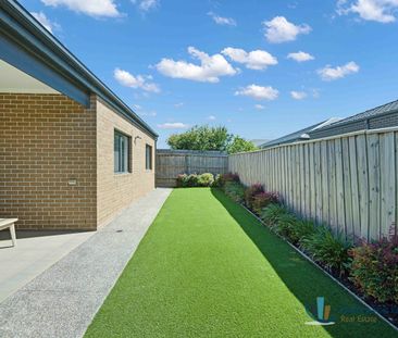 9 Dewberry St, Manor Lakes VIC 3024 - House For Rent | Domain - Photo 3