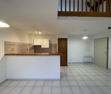 Location Appartement 2 pièces 41m² PERNES LES FONTAINES 84210 - Photo 3