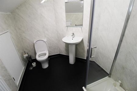 10 bedroom house share to rent - Photo 4