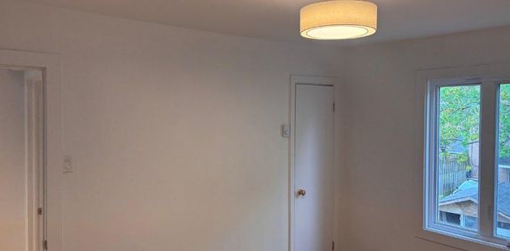 5 1/2 rénové | 3 chambres | près métro Angrignon | Électros inclus | 1950$ - Photo 2