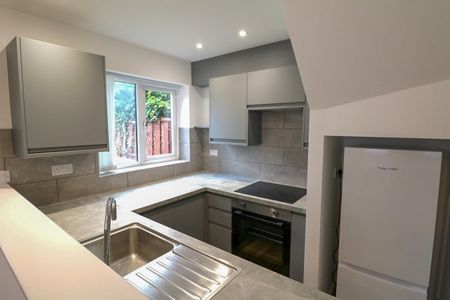 1 Bed Semi-Detached House, Darrel Drive, L7 - Photo 3