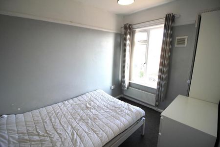 4 bedroom terraced house to rent - Photo 2