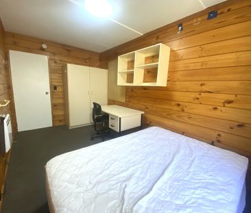Five bedroom fully furnished apartment - Photo 3