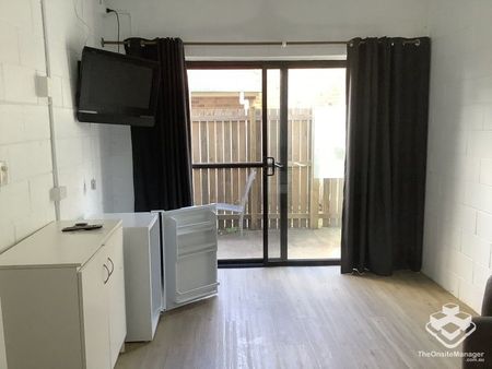 Self contained studio room in heart of Maroochydore - Photo 3