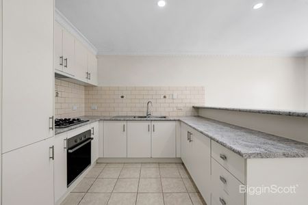Low-Maintenance Living in a Convenient Reservoir Location - Photo 4