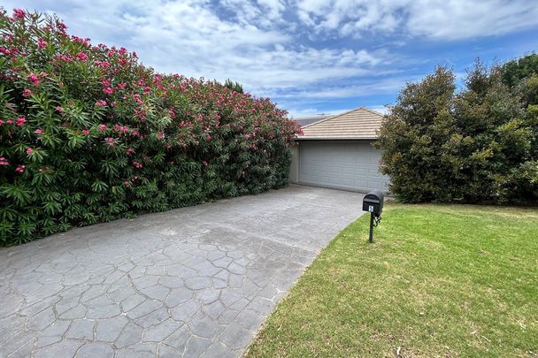 5 Honeyeater Circuit, Thurgoona - Photo 1