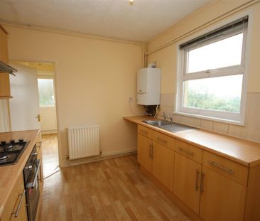 2 bedroom Terraced House to let - Photo 5