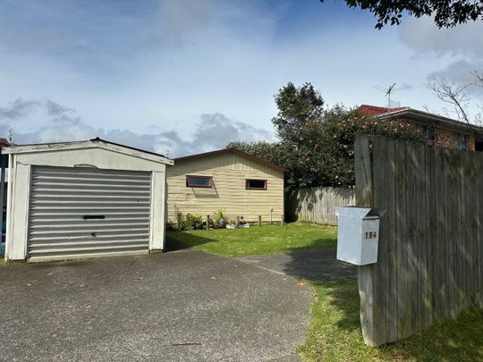 Cozy 3-Bedroom Family Home - Photo 1