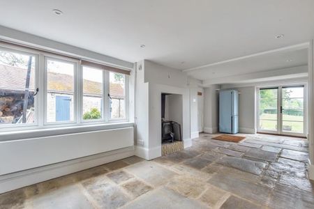 2 bedroom semi-detached house to rent - Photo 5