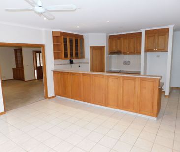 QUALITY FAMILY HOME IN RURAL SETTING WITH POOL AND FANTASTIC SHEDDING. - Photo 2